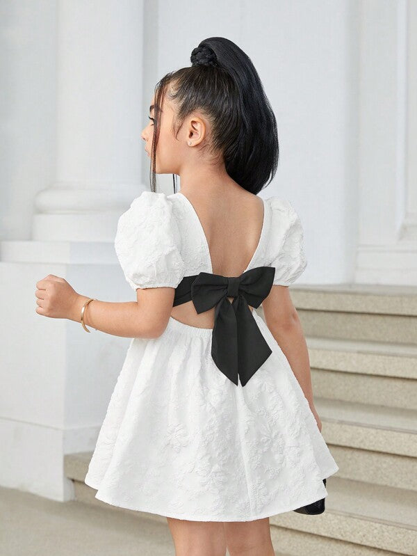 Vestido blanco para niña pequeña