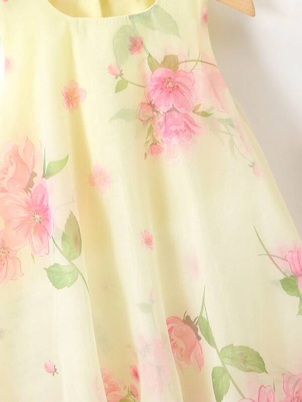 Vestido floral de bebé niña