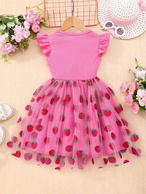 Vestido de fresa de niña pequeña