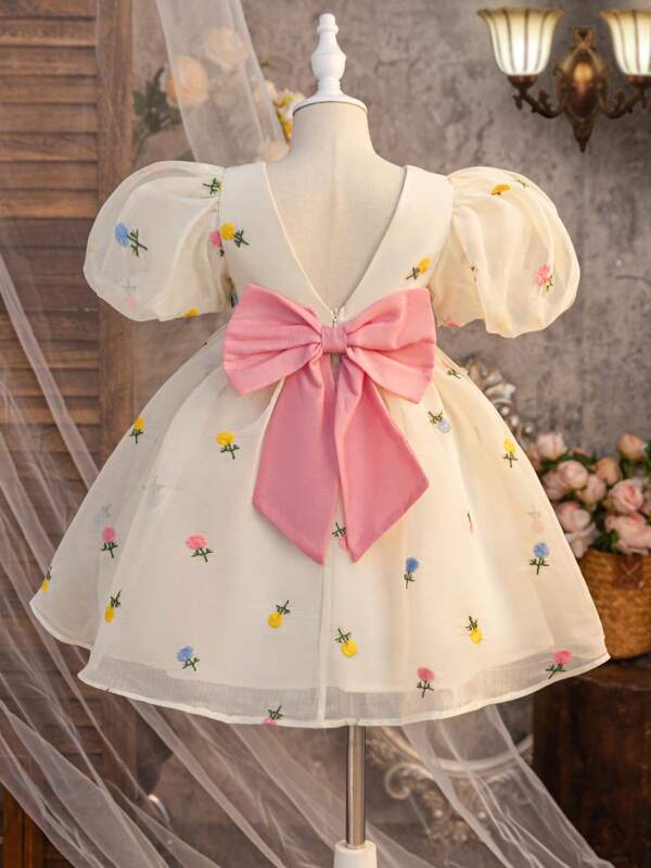 Vestido primaveral de niñas pequeñas