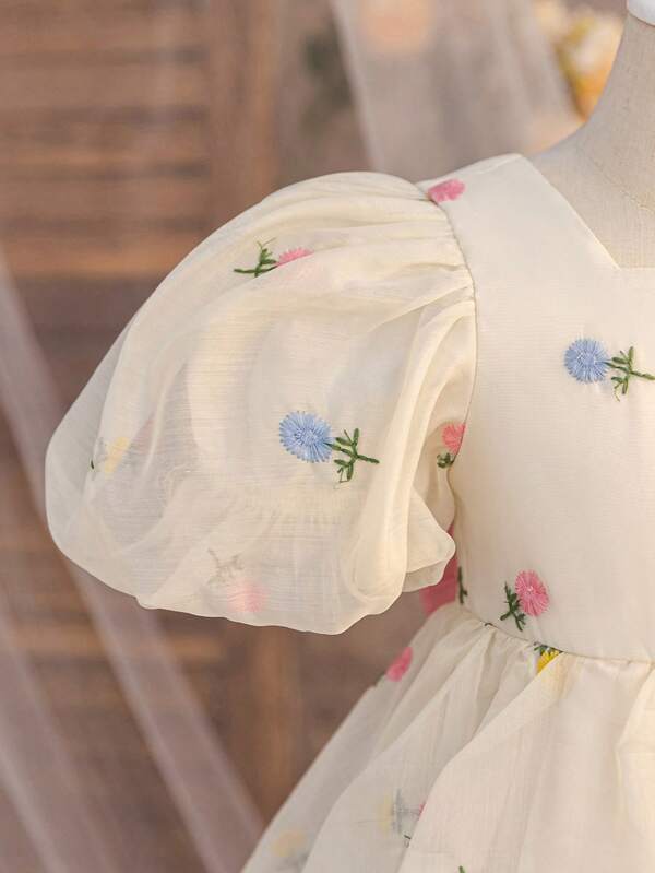 Vestido primaveral de niñas pequeñas