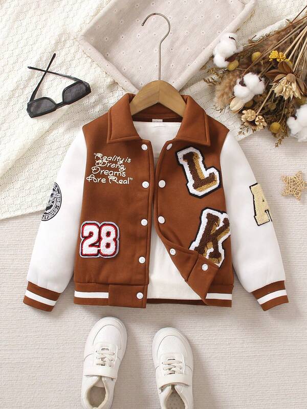 Chaqueta con letras y números para niños pequeños