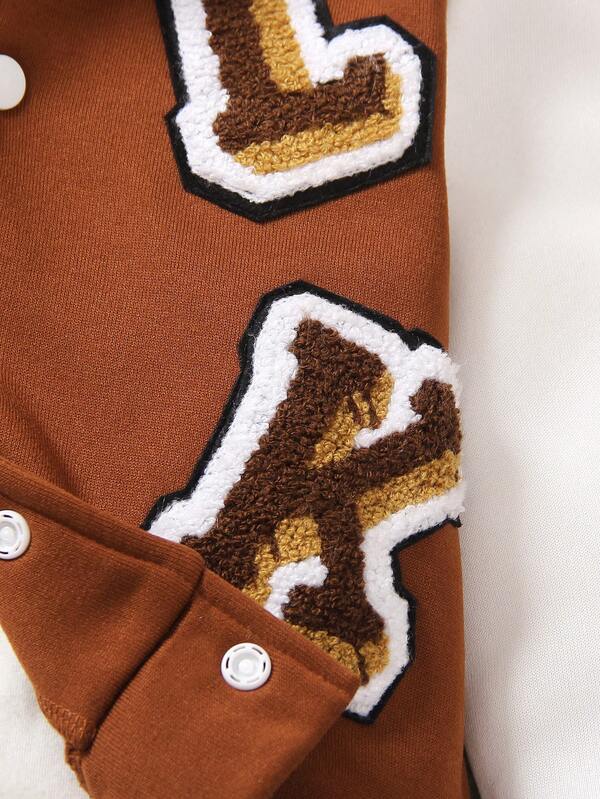 Chaqueta con letras y números para niños pequeños