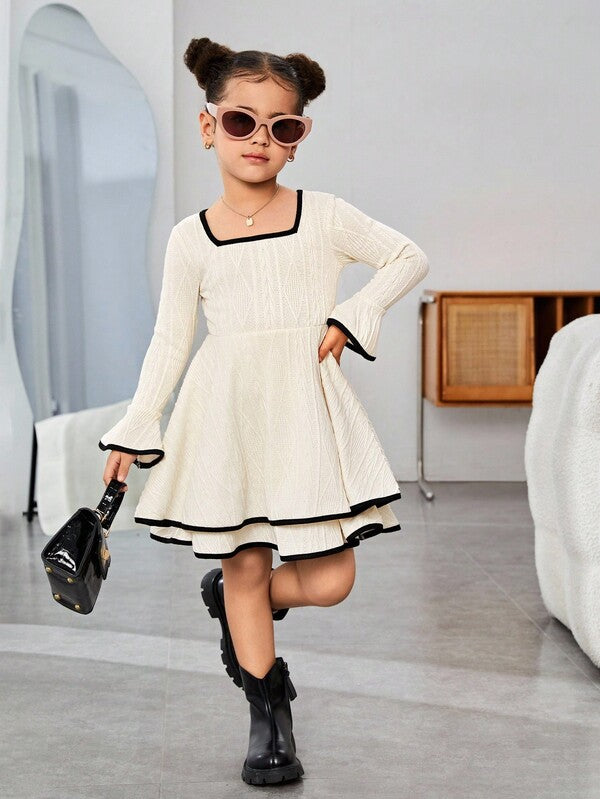 Vestido estilo retro niña pequeña
