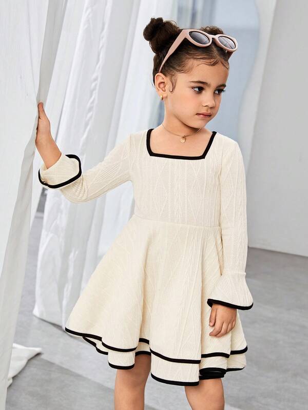 Vestido estilo retro niña pequeña