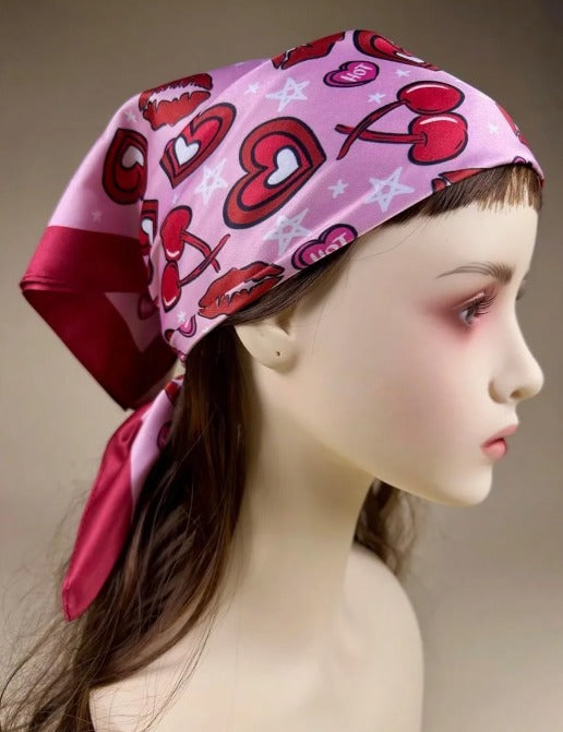 Pañuelo estampado romántico